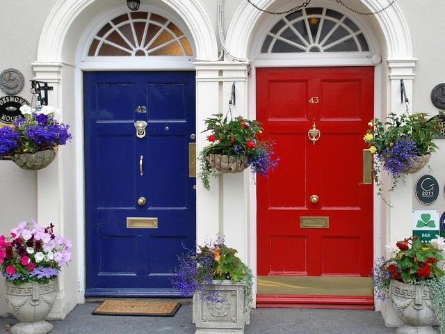 Выбор и установка входной двери в частном доме